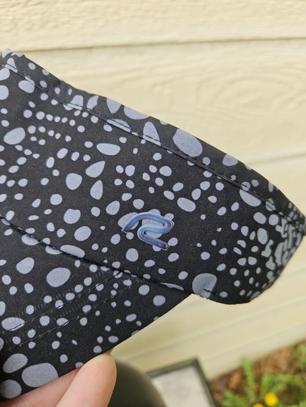 Road Runner Sports adjustable visor black and gray speckle